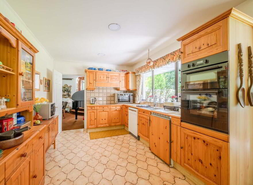 12a Circular Road West, Cultra, Holywood, BT18 0AT