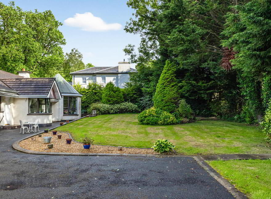 12a Circular Road West, Cultra, Holywood, BT18 0AT