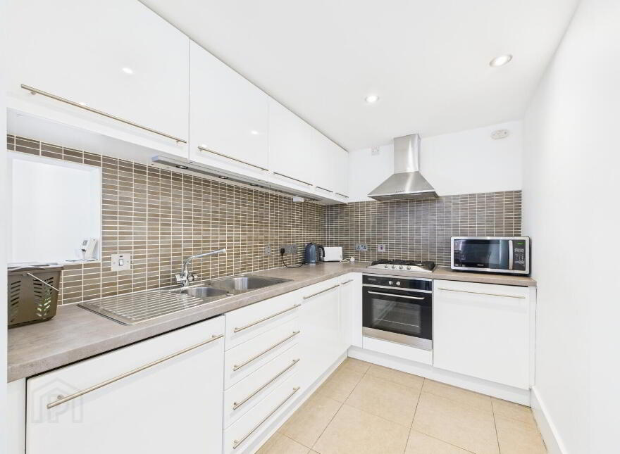 Apartment 202 2 William Street South, Belfast, BT1 4FJ