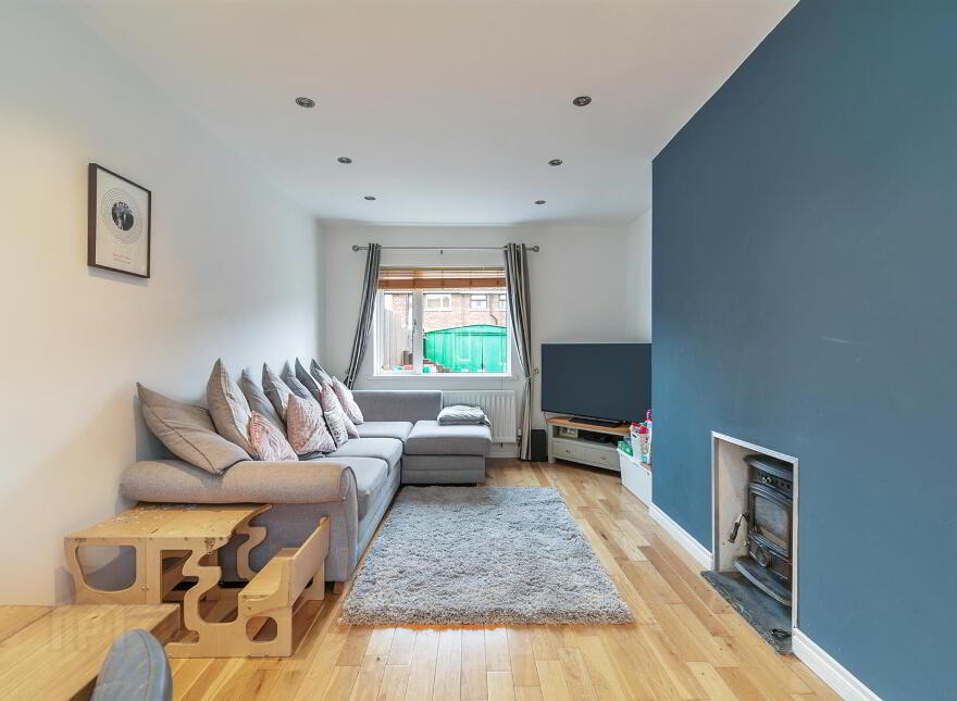 9 Knock Grove, Belfast, BT5 6GF