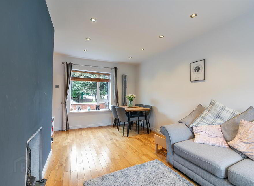 9 Knock Grove, Belfast, BT5 6GF