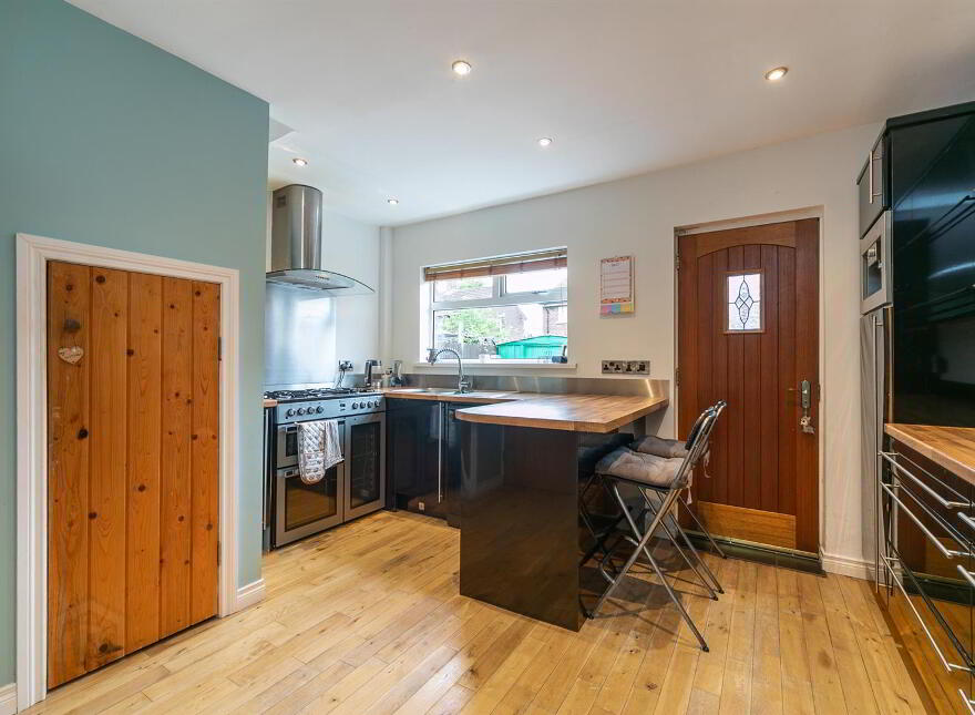 9 Knock Grove, Belfast, BT5 6GF