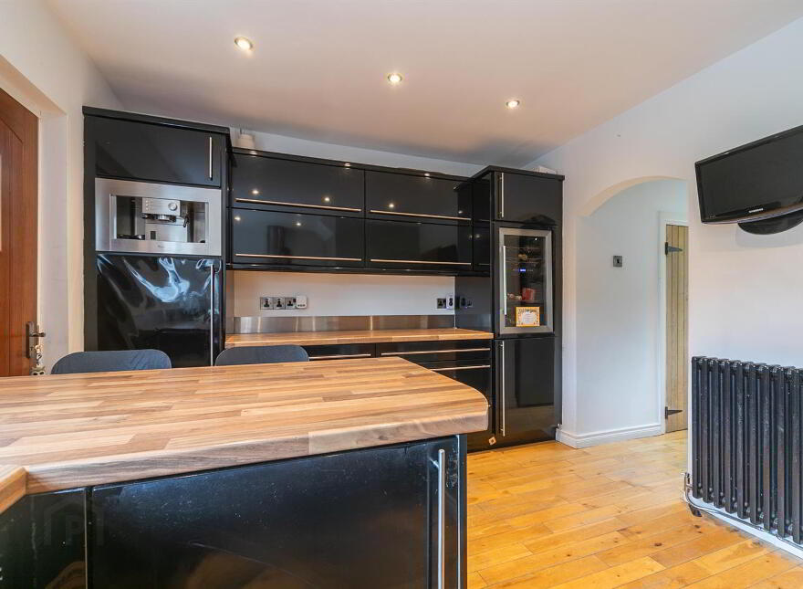 9 Knock Grove, Belfast, BT5 6GF