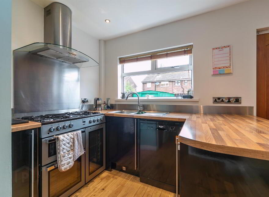 9 Knock Grove, Belfast, BT5 6GF