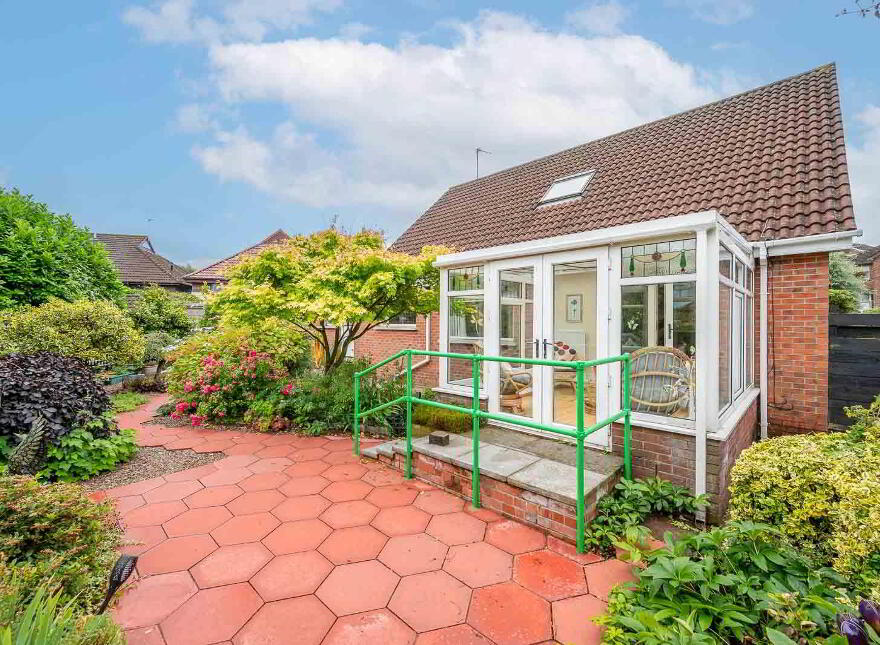 2 Cleland Park North, Bangor, BT20 3EN
