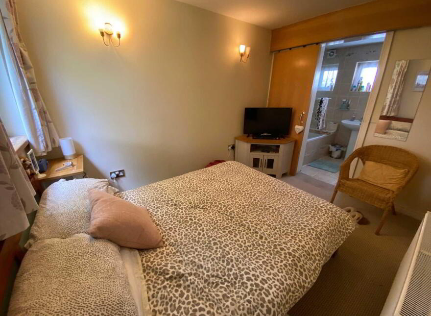 14b Lesley Heights, Greenisland, BT38 8TB
