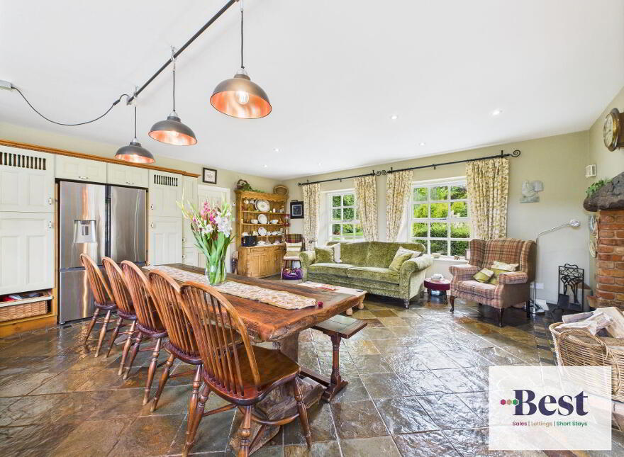 28 Ballywillin Road, Larne, BT40 3LQ