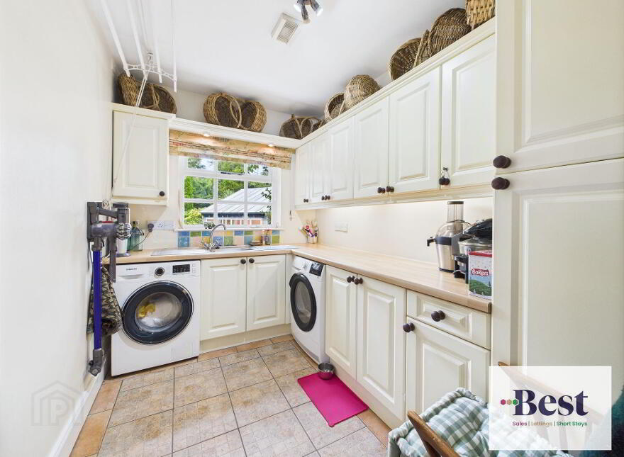 28 Ballywillin Road, Larne, BT40 3LQ