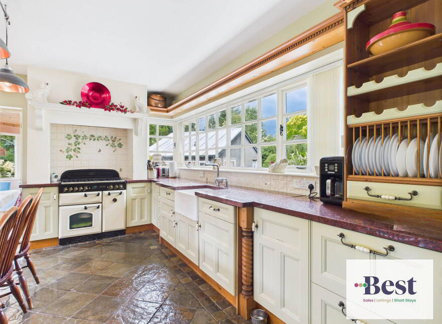 28 Ballywillin Road, Larne, BT40 3LQ