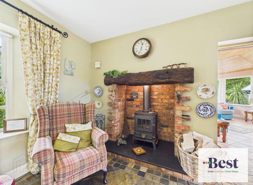 28 Ballywillin Road, Larne, BT40 3LQ