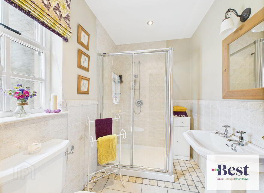 28 Ballywillin Road, Larne, BT40 3LQ