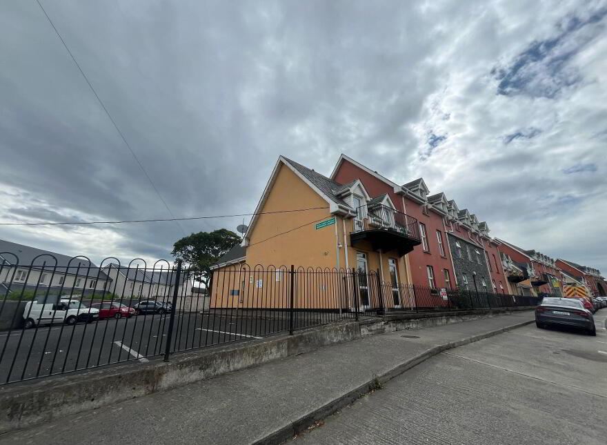 Brownsbarn Gardens, Kingswood, Dublin, D22 photo