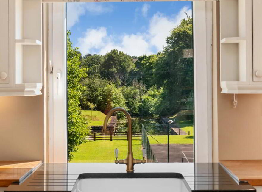 Moys House, Clarisford, Killaloe, V94R9X2