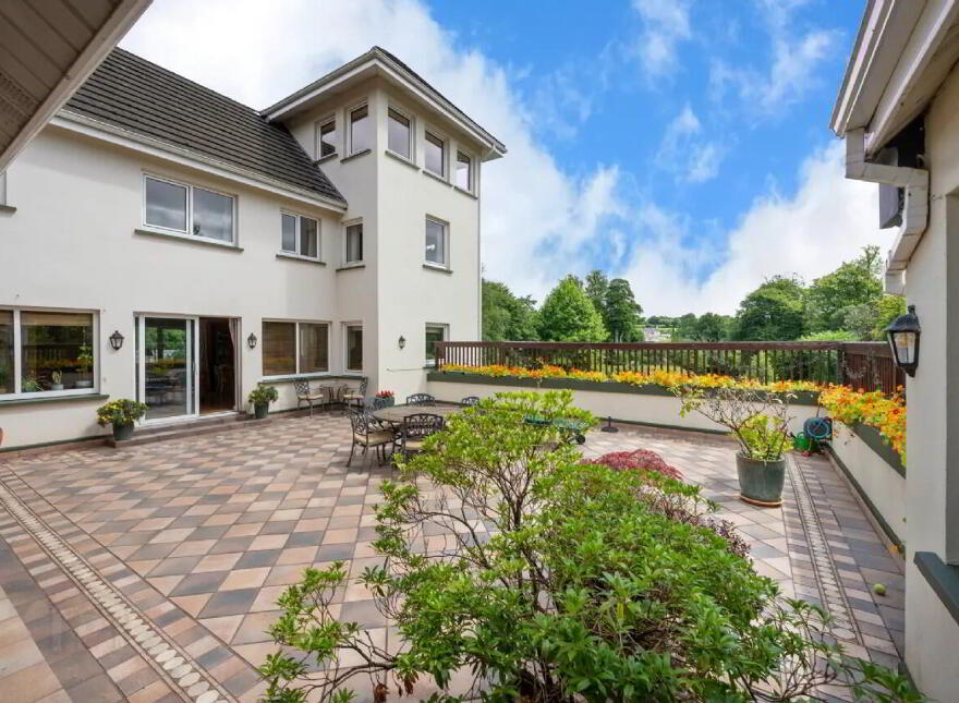 Moys House, Clarisford, Killaloe, V94R9X2