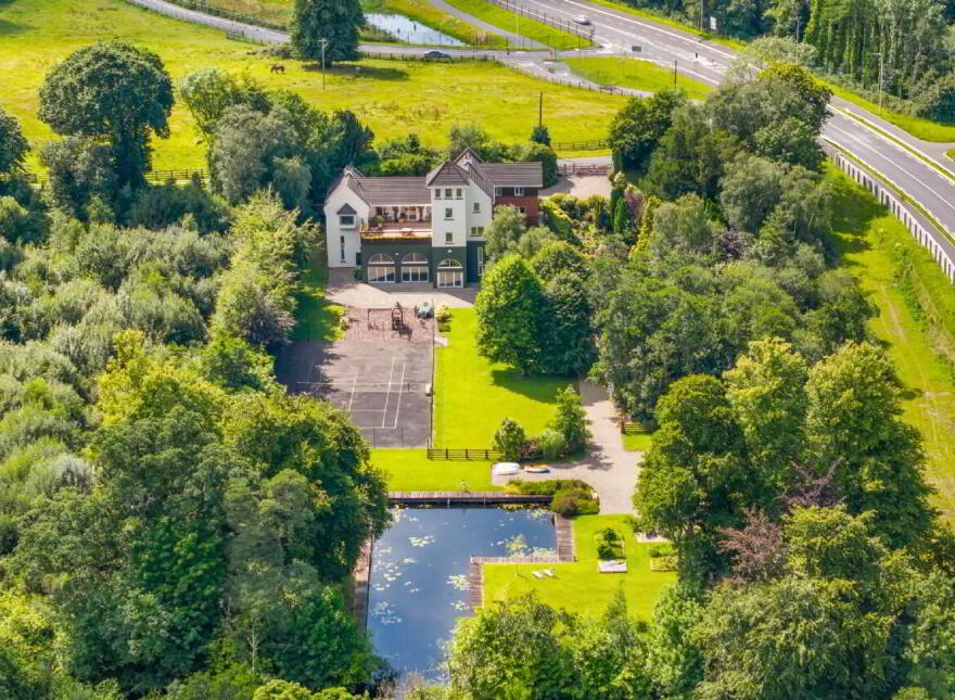 Moys House, Clarisford, Killaloe, V94R9X2