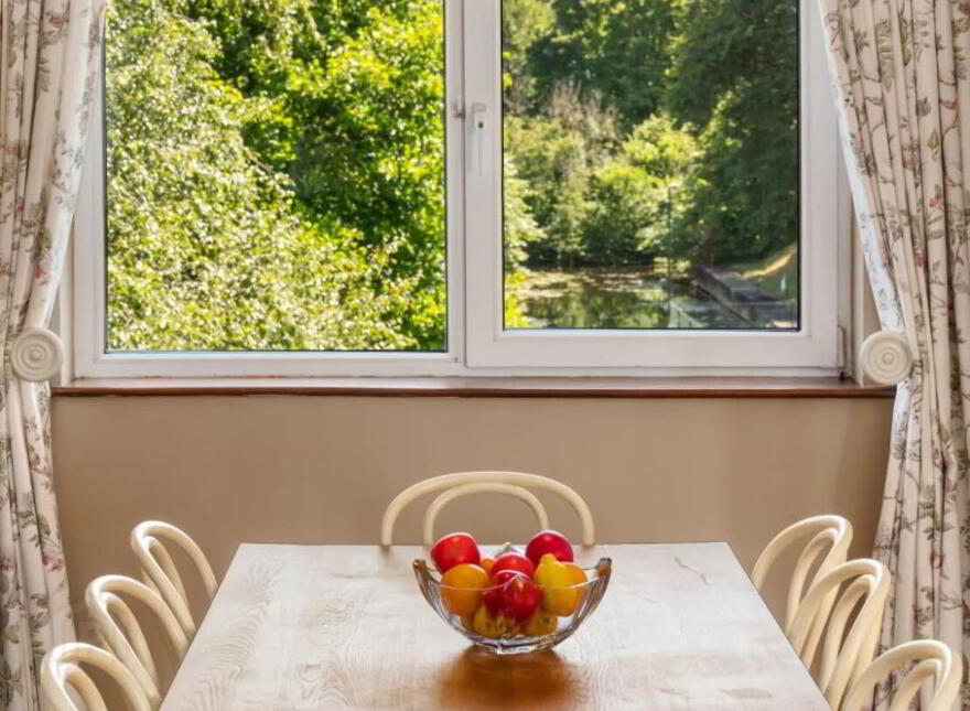 Moys House, Clarisford, Killaloe, V94R9X2