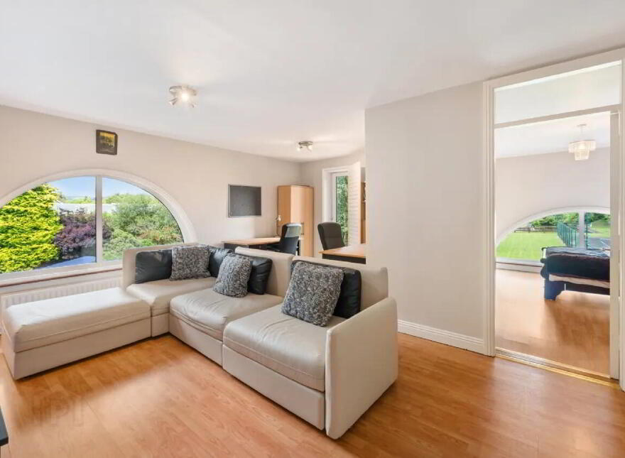 Moys House, Clarisford, Killaloe, V94R9X2