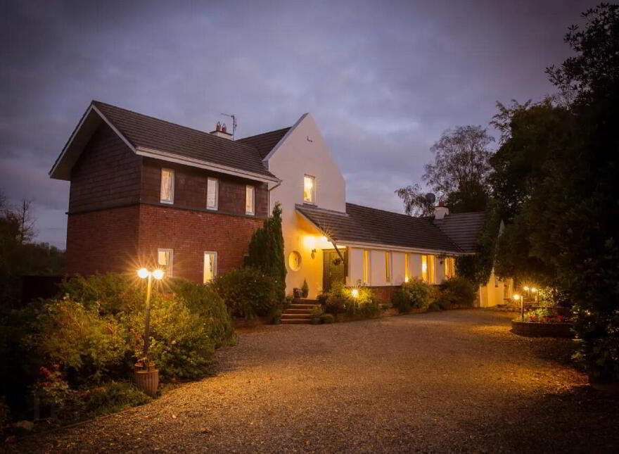Moys House, Clarisford, Killaloe, V94R9X2