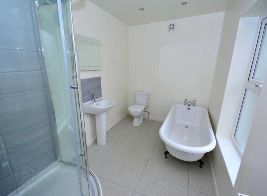 Apt 2 25, Castlereagh Street, Castlereagh, Belfast, BT5 4NE
