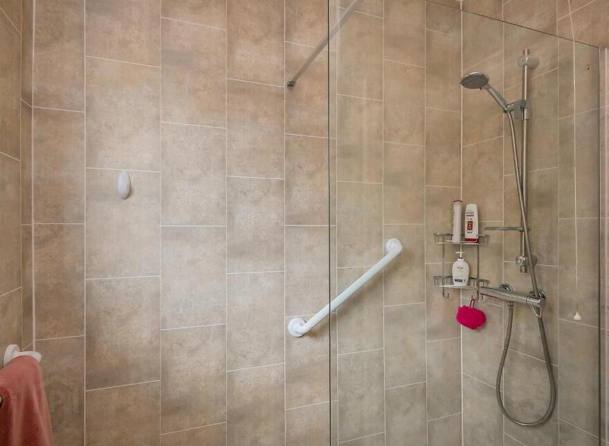 38 Glencregagh Drive, Upper Knockbreda Road, Belfast, BT6 0NL