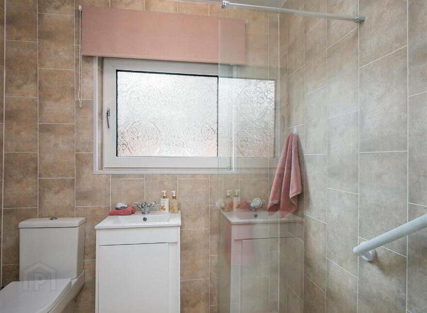 38 Glencregagh Drive, Upper Knockbreda Road, Belfast, BT6 0NL