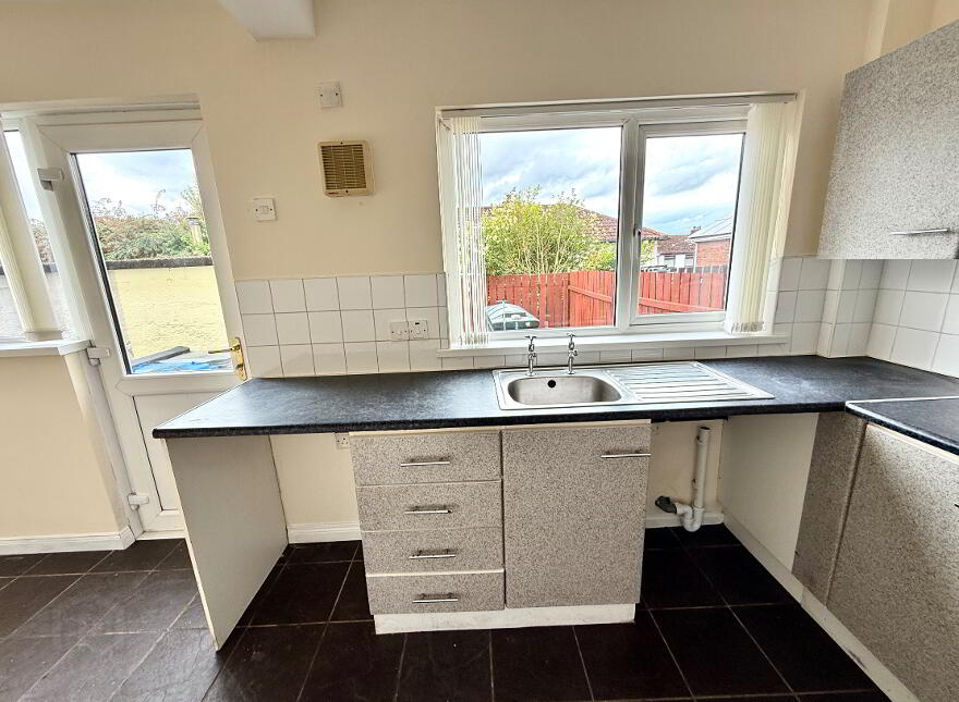29 Rossdowney Drive, Waterside, L'Derry, BT47 5PR