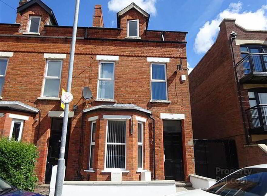 Flat 2 Cromwell Road 108, Belfast, BT7 1JW photo