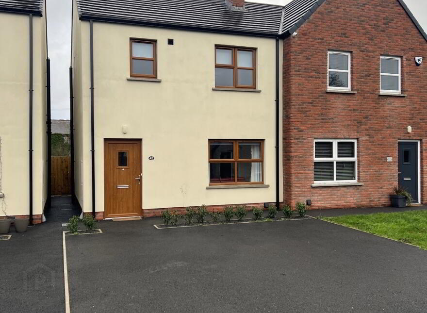 42 Nicholson Green, Donaghcloney, BT66 7UY photo