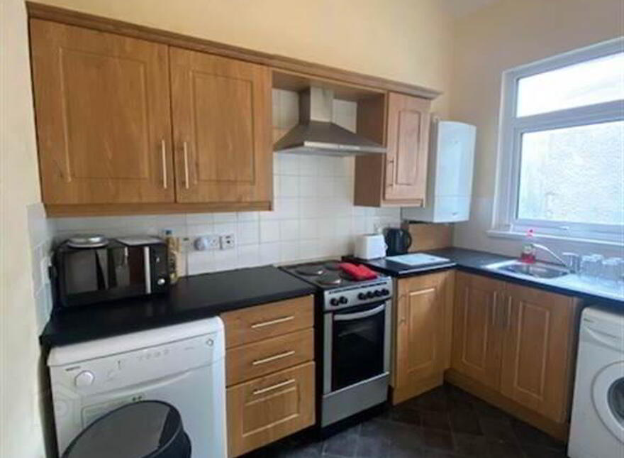 Flat 2 Lawrence Street 30, Belfast, BT7 photo