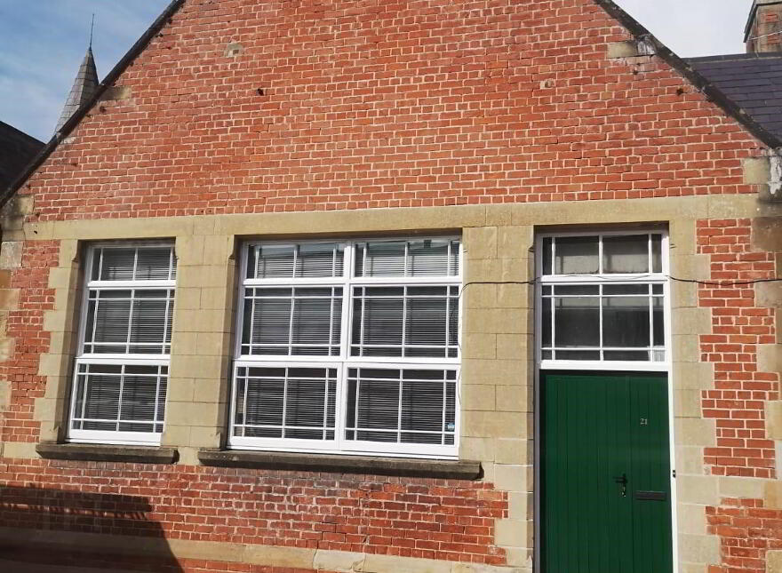 21 Irish Society Court, Coleraine, BT52 1GX photo