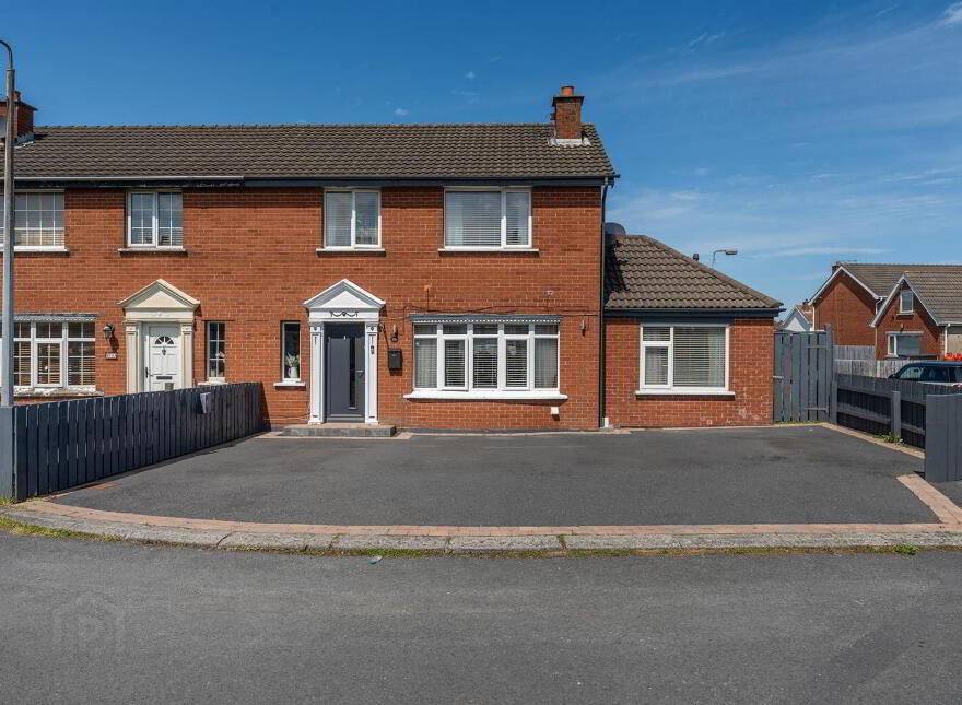 10 Cloverhill Court, Bangor, BT19 6QX photo