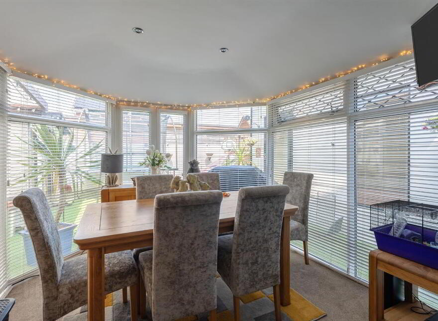 10 Cloverhill Court, Bangor, BT19 6QX