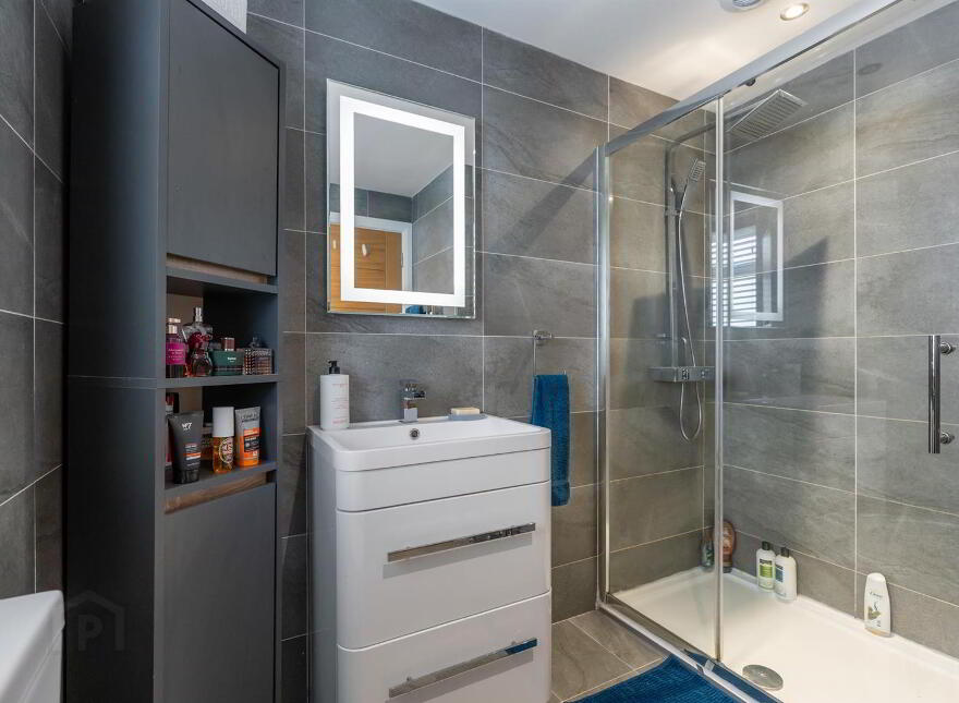 10 Cloverhill Court, Bangor, BT19 6QX