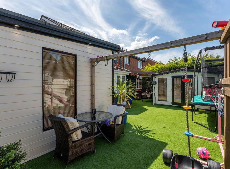 10 Cloverhill Court, Bangor, BT19 6QX