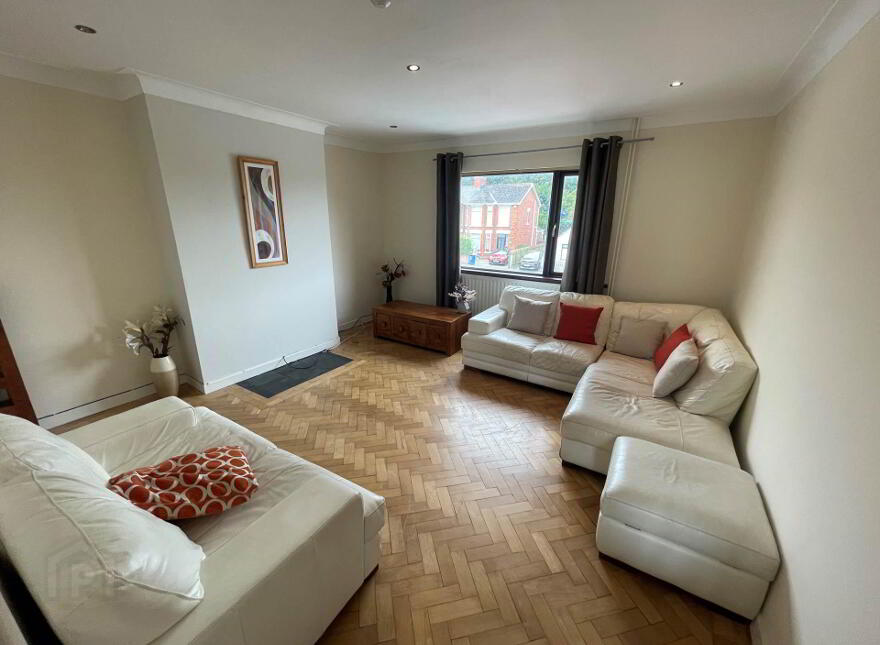 356 Cregagh Road, Castlereagh, Belfast, BT6 9EY