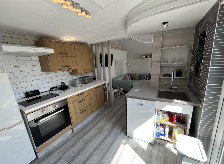 8 Thorburn Road, Serpentine Road, Newtownabbey, BT36 7HZ