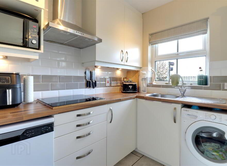 37 Hawthorn Crescent, Ballyhalbert, Newtownards, BT22 1TF