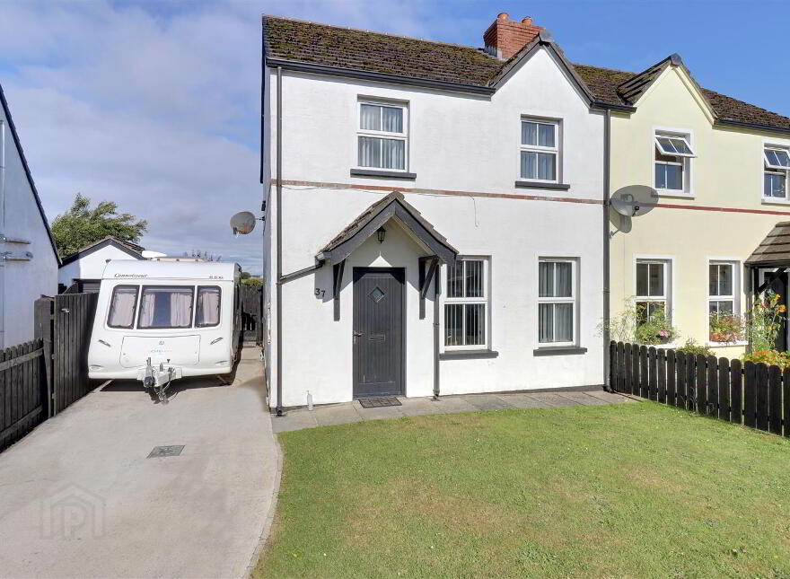 37 Hawthorn Crescent, Ballyhalbert, Newtownards, BT22 1TF photo