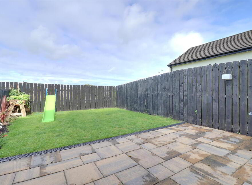 37 Hawthorn Crescent, Ballyhalbert, Newtownards, BT22 1TF