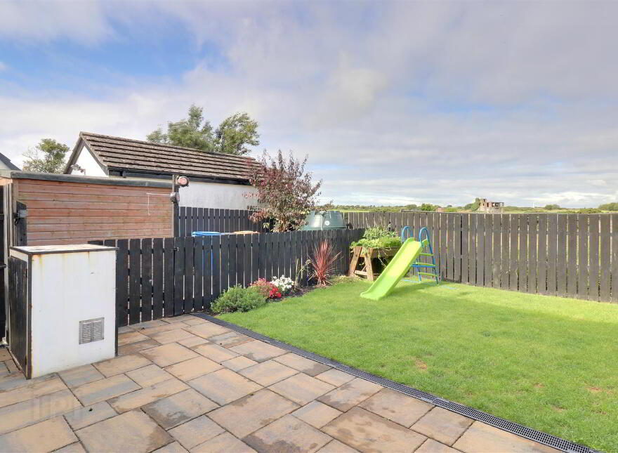37 Hawthorn Crescent, Ballyhalbert, Newtownards, BT22 1TF