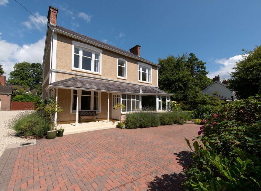 "Latharna", 14 Lenamore Avenue, Jordanstown, Newtownabbey, BT37 0PF photo