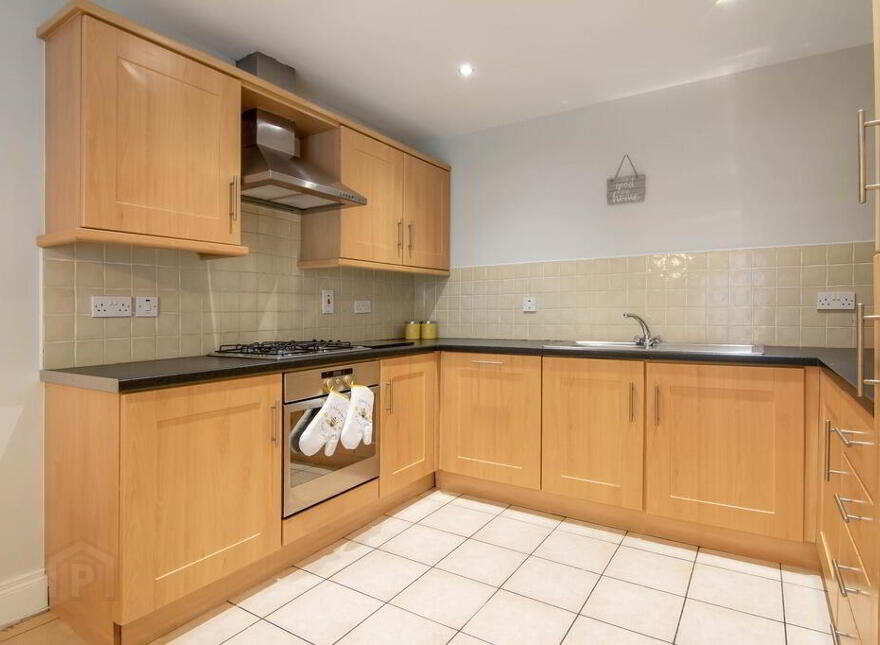 39 Park Royal, Balmoral, Belfast, BT9 7GY