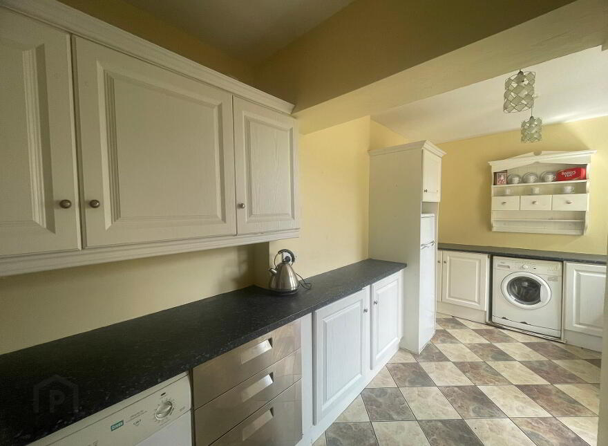 Saint Patrick's Street, Castlerea, F45KC42