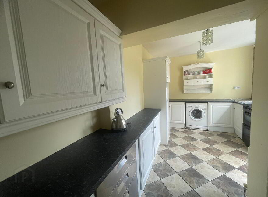 Saint Patrick's Street, Castlerea, F45KC42