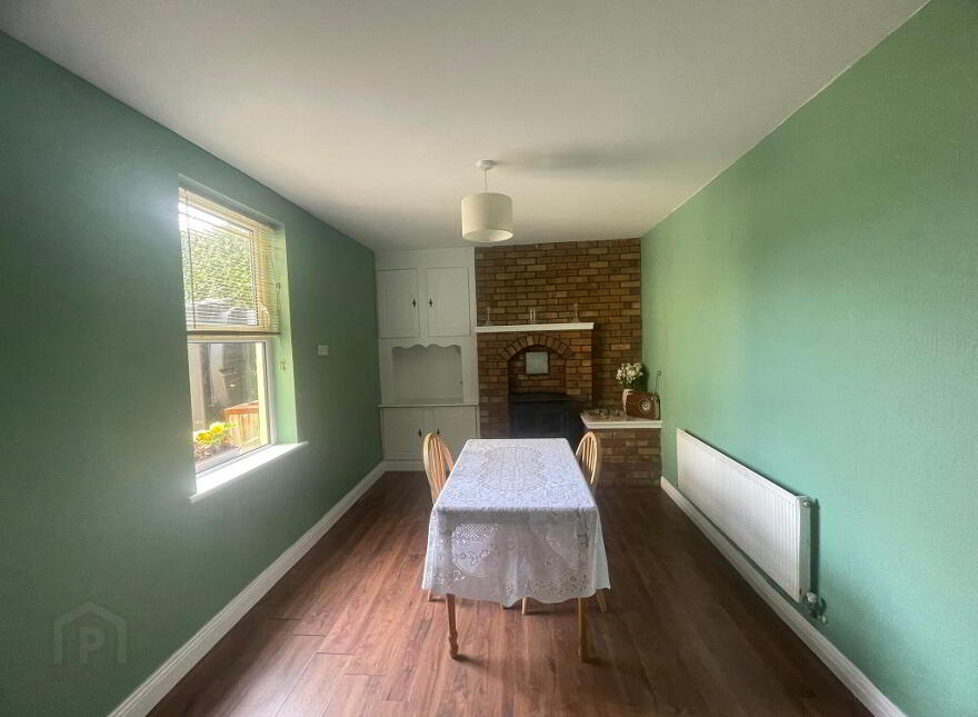Saint Patrick's Street, Castlerea, F45KC42
