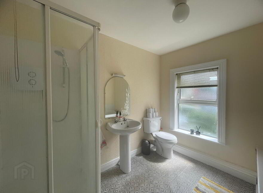 Saint Patrick's Street, Castlerea, F45KC42