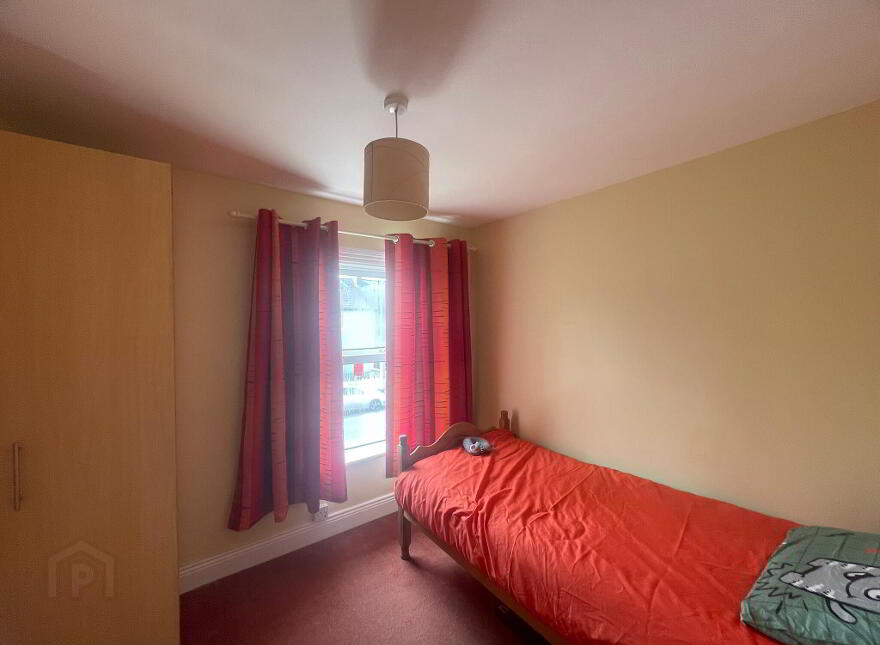 Saint Patrick's Street, Castlerea, F45KC42