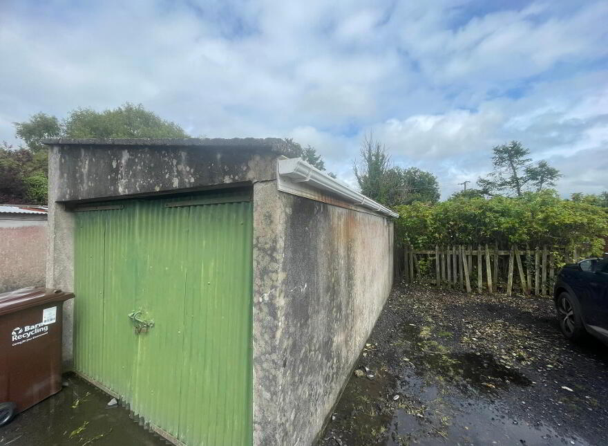 Saint Patrick's Street, Castlerea, F45KC42