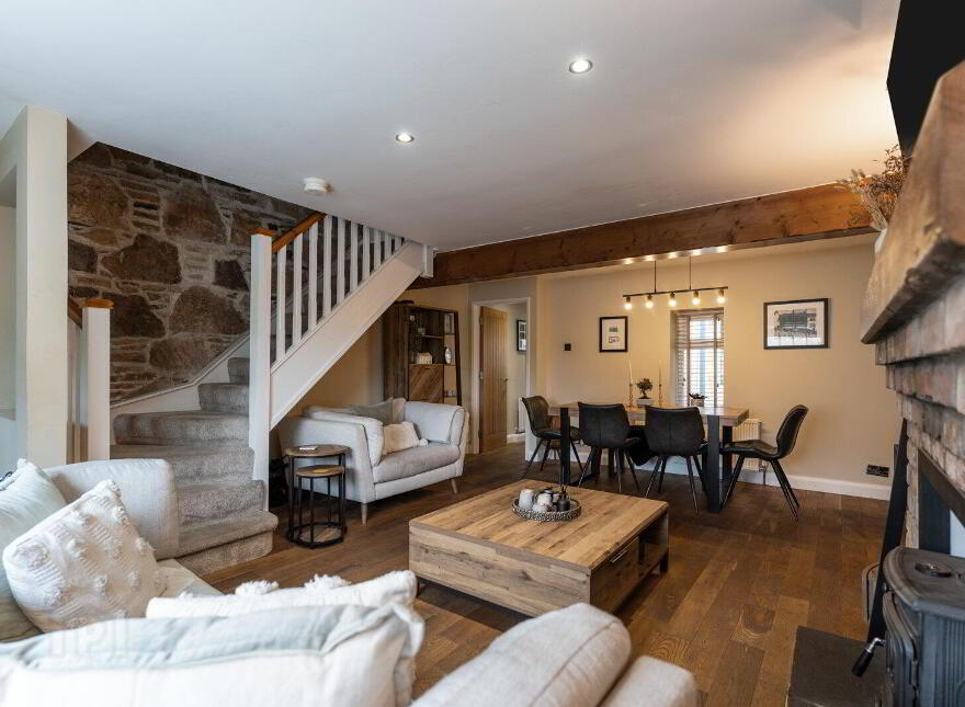 6 Belfast Road, Comber, Newtownards, BT23 5EW