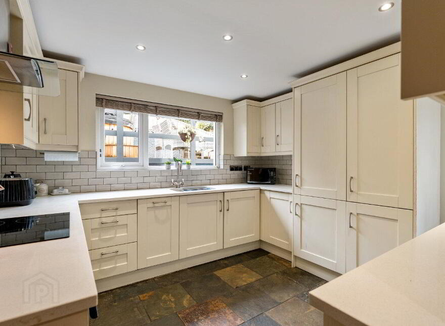 6 Belfast Road, Comber, Newtownards, BT23 5EW